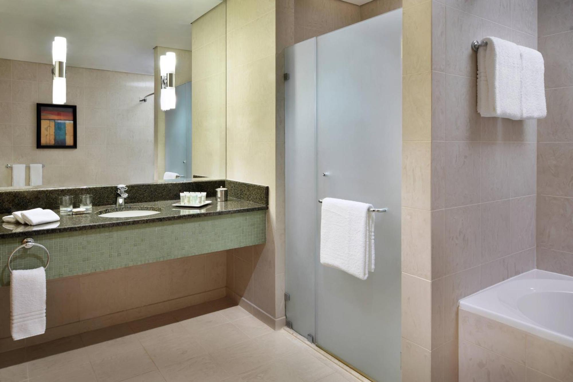 คอร์ตยาร์ด คูเวต ซิตี้ Hotel Kuwait City ภายนอก รูปภาพ